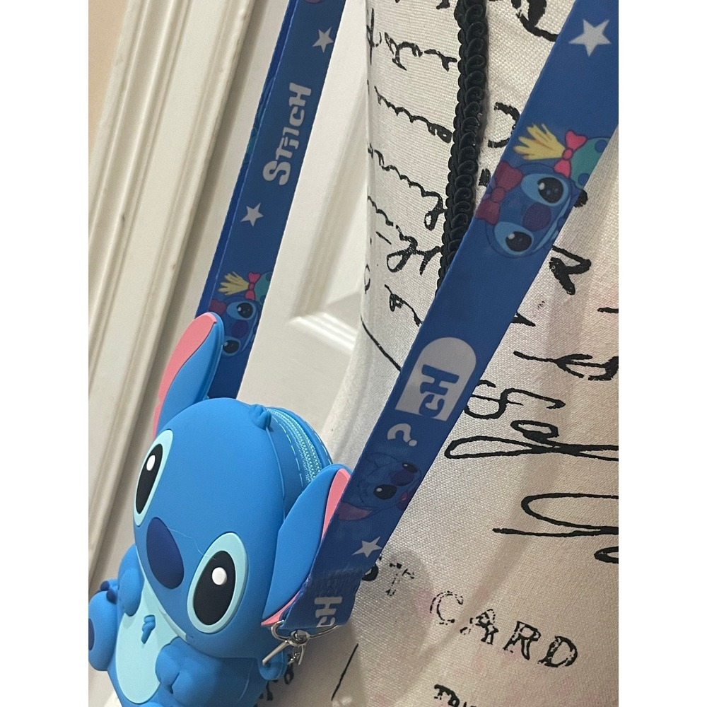 Disney Lilo & Stitch Blue Silicone 3D Character Crossbody Bag with Lanyard Strap - Picture 7 of 7